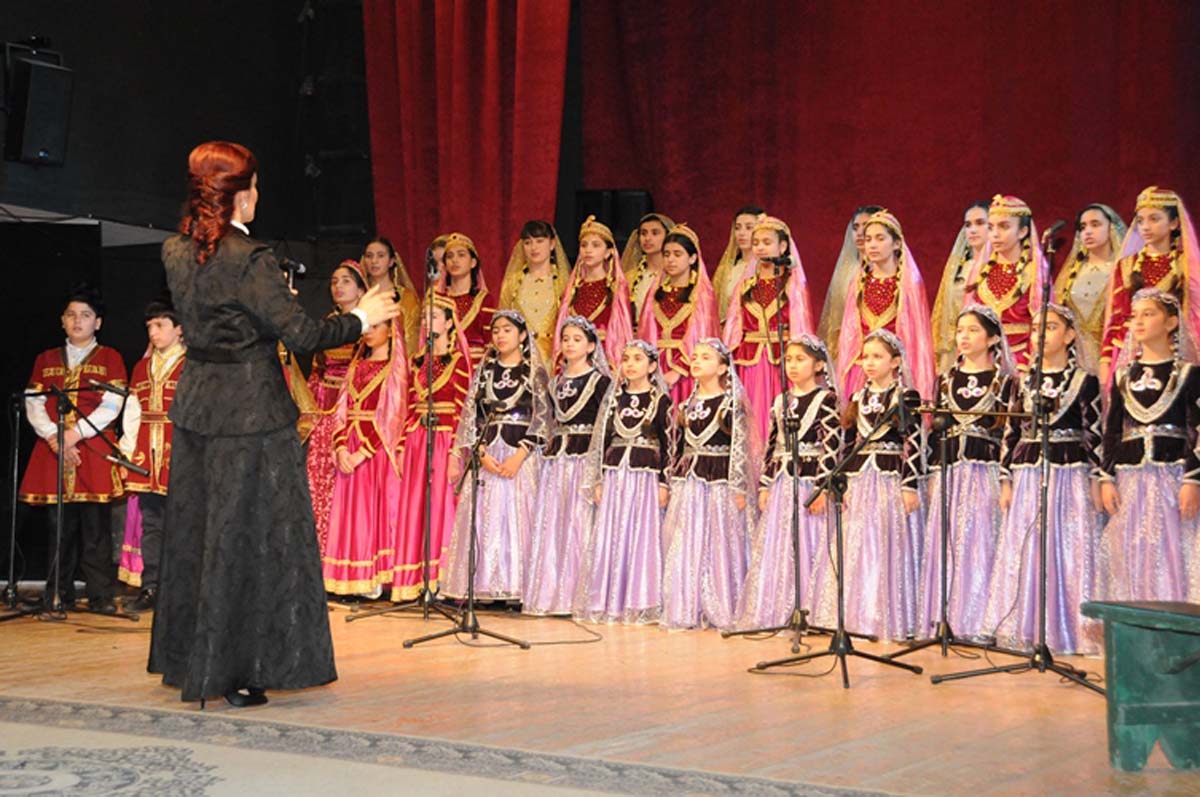 В Баку представлена музыкальная программа "Жемчужины Карабаха" (ФОТО)