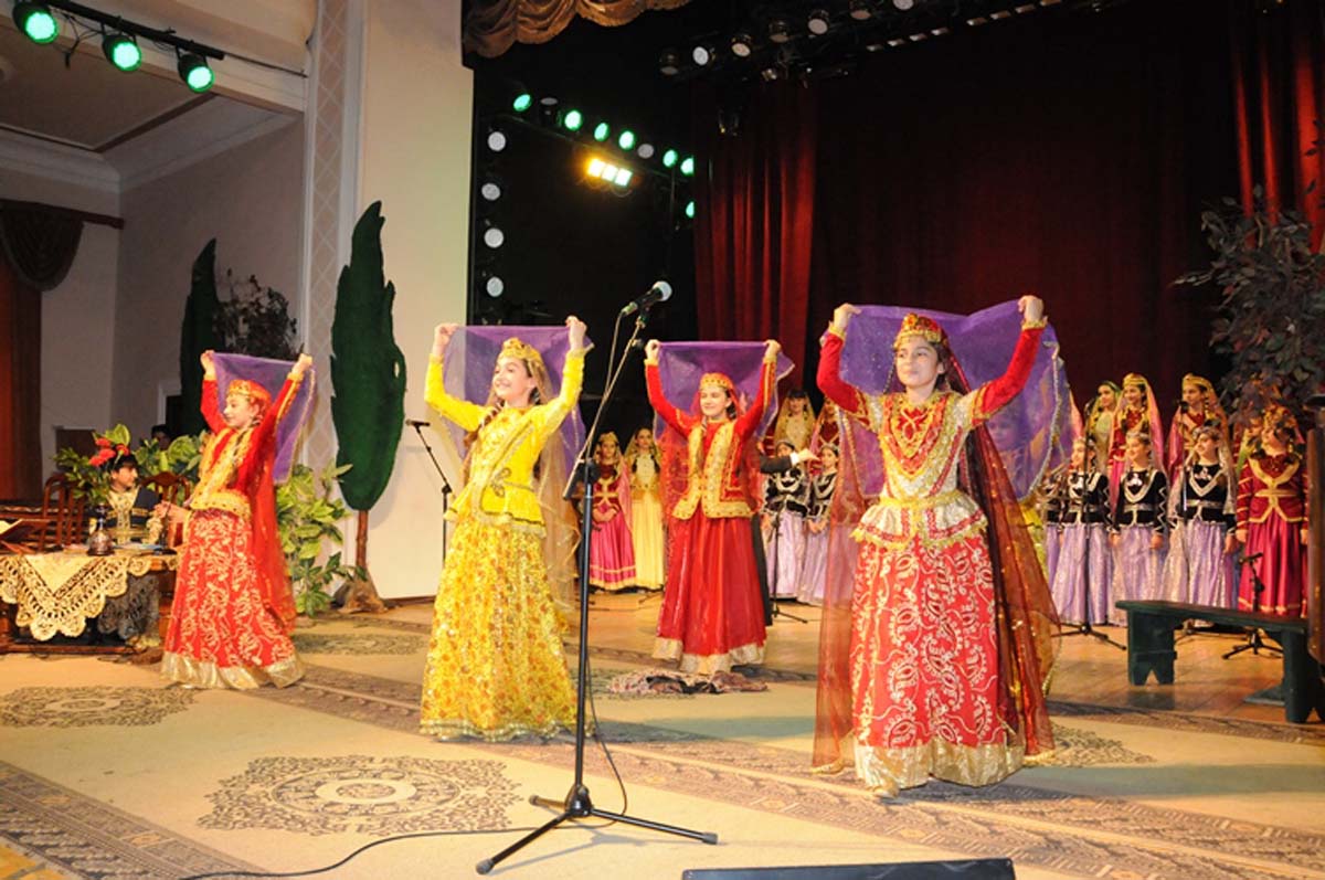 В Баку представлена музыкальная программа "Жемчужины Карабаха" (ФОТО)