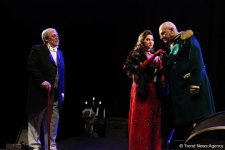 В Баку c большим успехом прошла премьера спектакля "Судьба Артиста" (ФОТО)