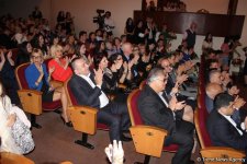 В Баку c большим успехом прошла премьера спектакля "Судьба Артиста" (ФОТО)
