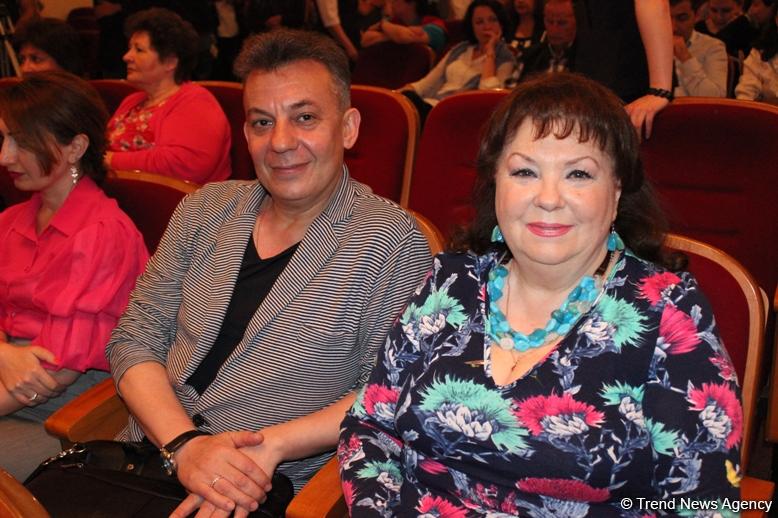 В Баку c большим успехом прошла премьера спектакля "Судьба Артиста" (ФОТО)