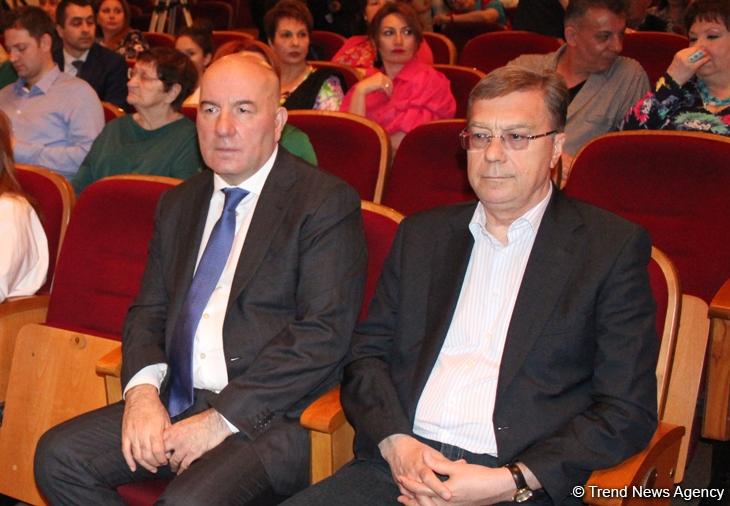 В Баку c большим успехом прошла премьера спектакля "Судьба Артиста" (ФОТО)