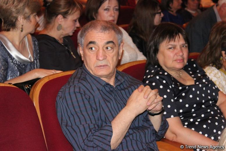 В Баку c большим успехом прошла премьера спектакля "Судьба Артиста" (ФОТО)
