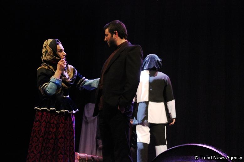 В Баку c большим успехом прошла премьера спектакля "Судьба Артиста" (ФОТО)