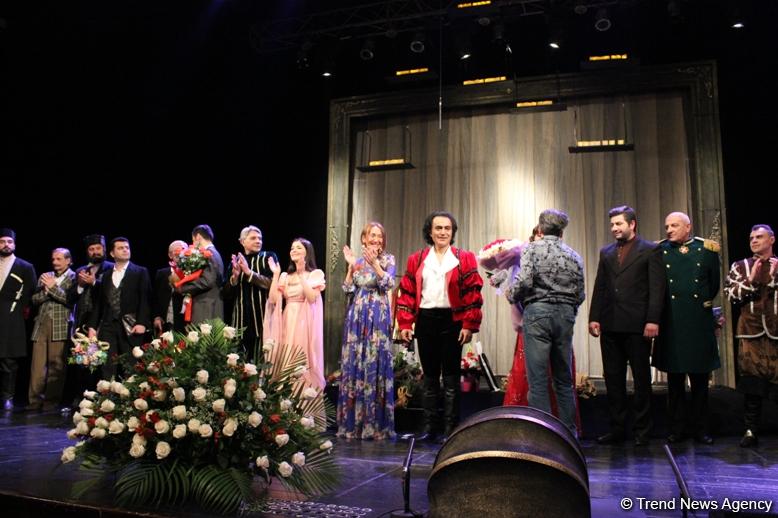 В Баку c большим успехом прошла премьера спектакля "Судьба Артиста" (ФОТО)