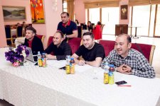 Быть клоуном, или "Игра в прятки" Мушвига Шахвердиева (ФОТО)