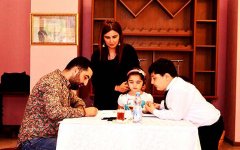 Быть клоуном, или "Игра в прятки" Мушвига Шахвердиева (ФОТО)