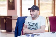 Быть клоуном, или "Игра в прятки" Мушвига Шахвердиева (ФОТО)