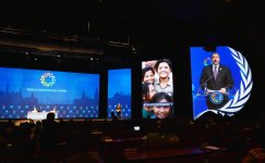 Президент Азербайджана и его супруга принимают участие в первом Всемирном гуманитарном саммите (ФОТО)