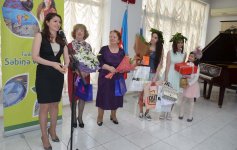 В Баку открылась семейная художественная выставка (ФОТО)