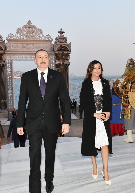 Президент Азербайджана и его супруга приняли участие в приеме в честь высоких гостей Всемирного гуманитарного саммита