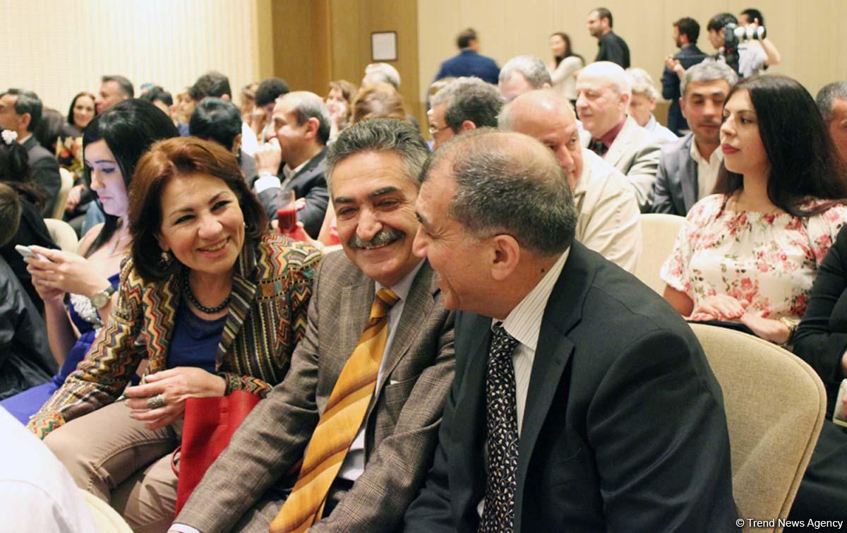 Эльдар Багирбеков презентовал клип "Не могу без Баку"  с участием звезд (ВИДЕО, ФОТО)