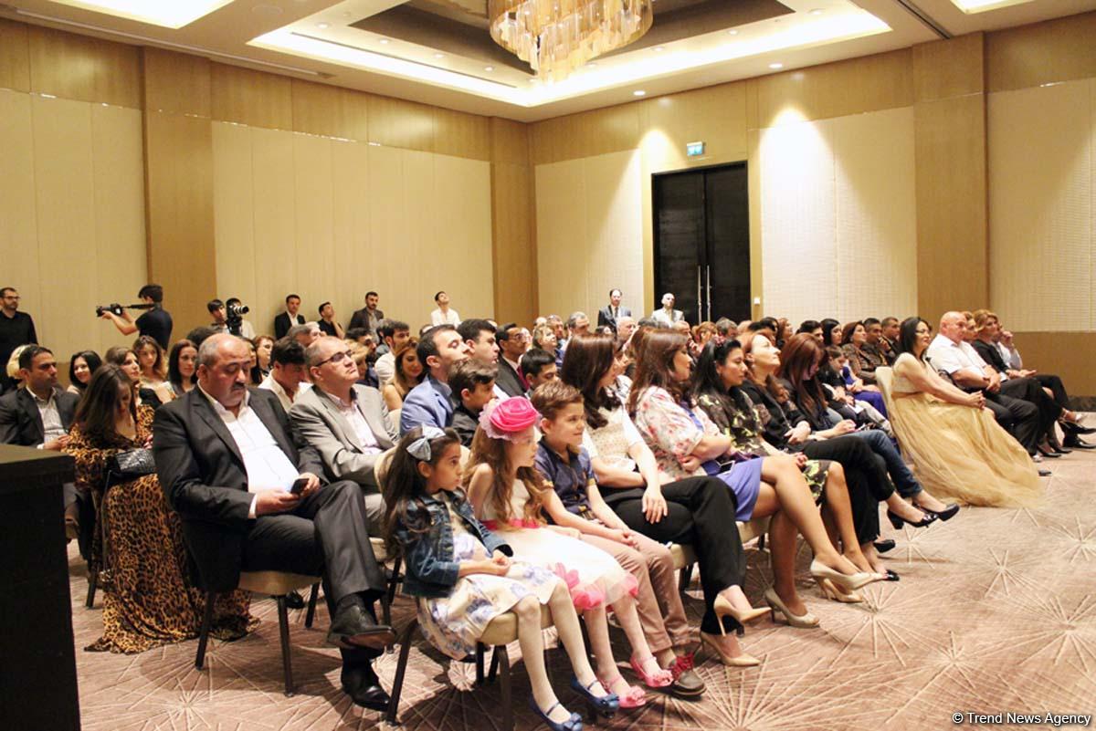 Эльдар Багирбеков презентовал клип "Не могу без Баку"  с участием звезд (ВИДЕО, ФОТО)