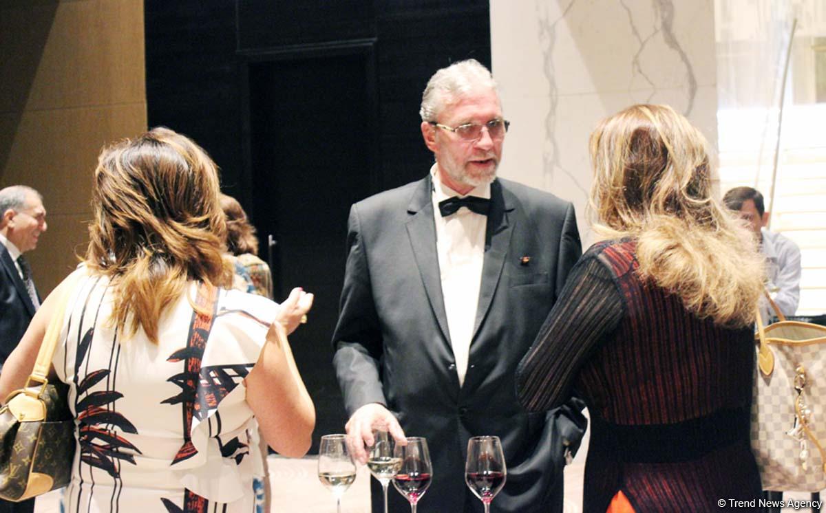 Эльдар Багирбеков презентовал клип "Не могу без Баку"  с участием звезд (ВИДЕО, ФОТО)