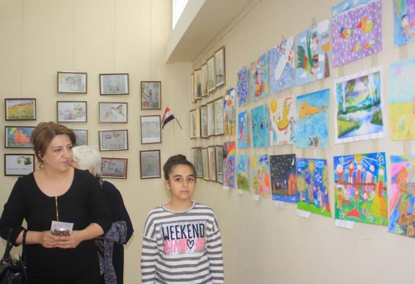 Чистые цвета в Баку: более 1000 работ из 38 стран мира (ФОТО)