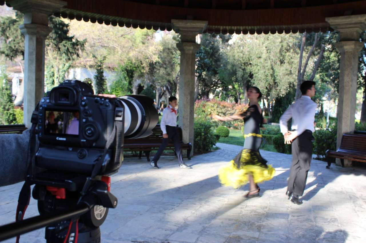 Эльдар Багирбеков презентует свой первый клип "Не могу без Баку" (ФОТО)