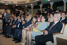 В Баку отметили юбилей народного поэта Сабира Рустамханлы (ФОТО)