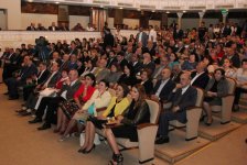 В Баку отметили юбилей народного поэта Сабира Рустамханлы (ФОТО)