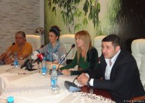 Звезда итальянской эстрады In-Grid включила в новый альбом песню "Sarı gəlin" (ФОТО)