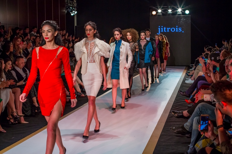 Всемирно известный дизайнер и посол Франции на потрясающем закрытии Azerbaijan Fashion Week (ФОТО)