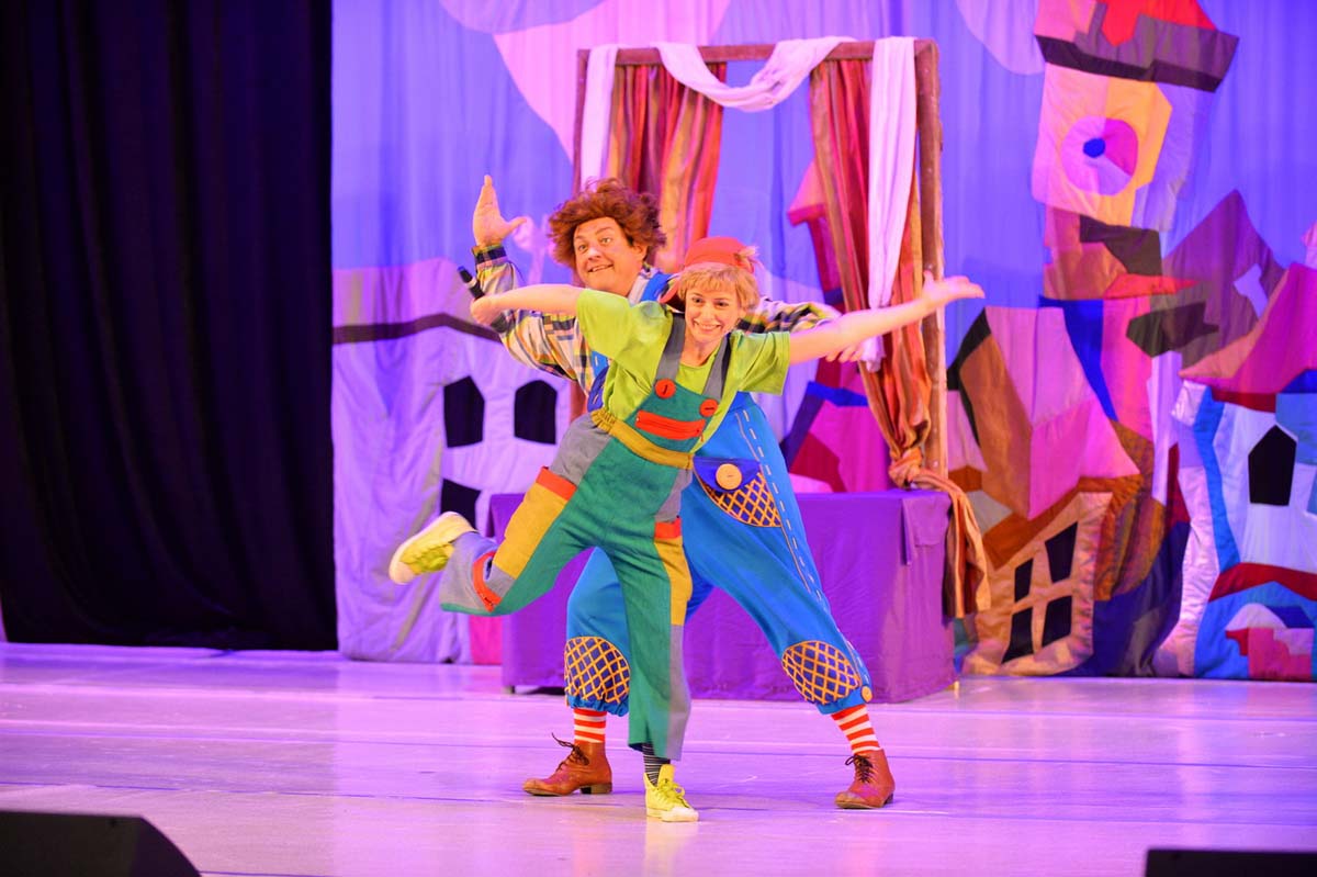 Сейчас вы увидите привидение! Дикое, но симпатишное...– приключения Малыша и Карлсона в Баку (ФОТО)