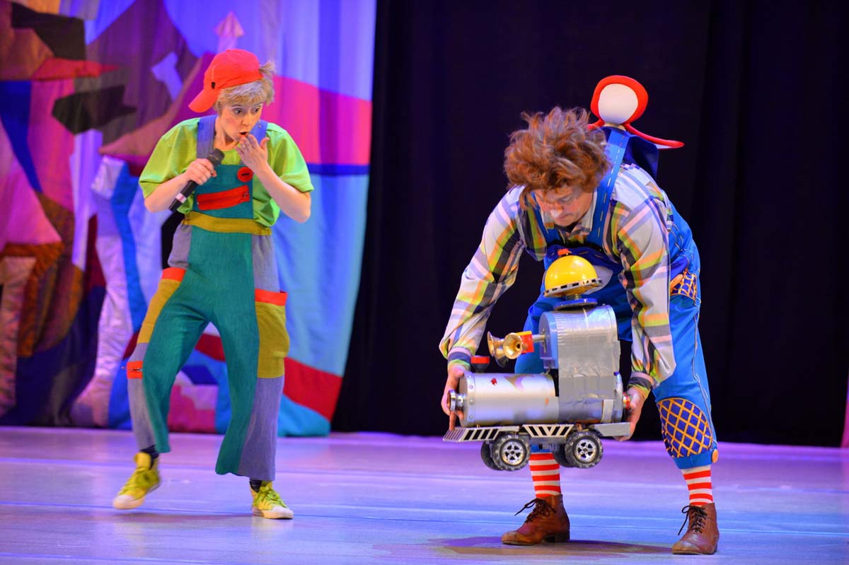 Сейчас вы увидите привидение! Дикое, но симпатишное...– приключения Малыша и Карлсона в Баку (ФОТО)