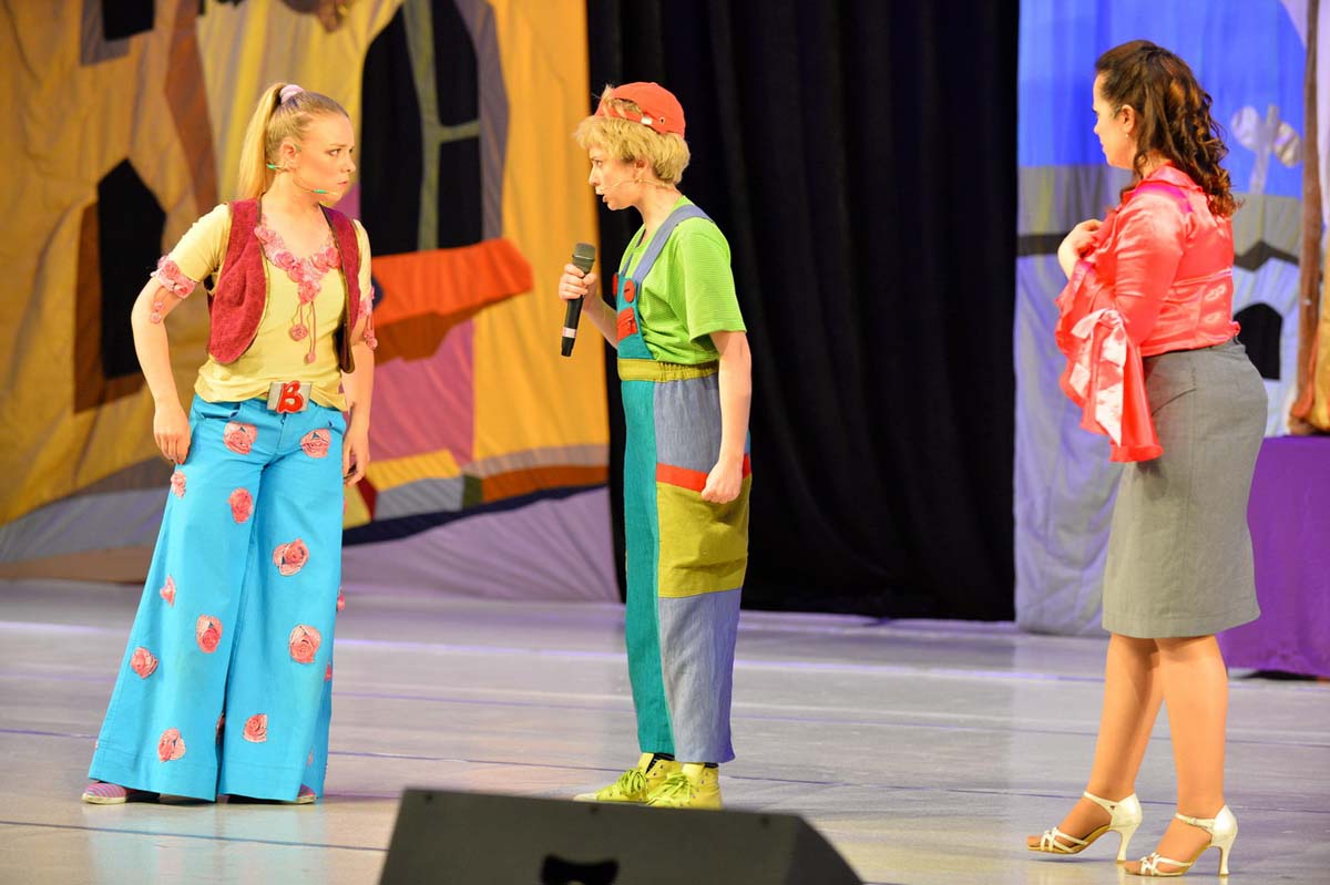 Сейчас вы увидите привидение! Дикое, но симпатишное...– приключения Малыша и Карлсона в Баку (ФОТО)