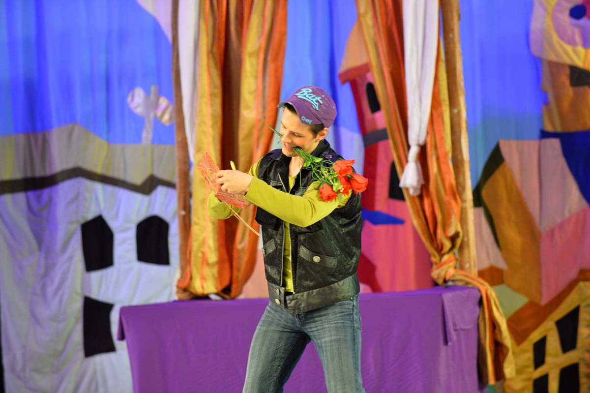 Сейчас вы увидите привидение! Дикое, но симпатишное...– приключения Малыша и Карлсона в Баку (ФОТО)