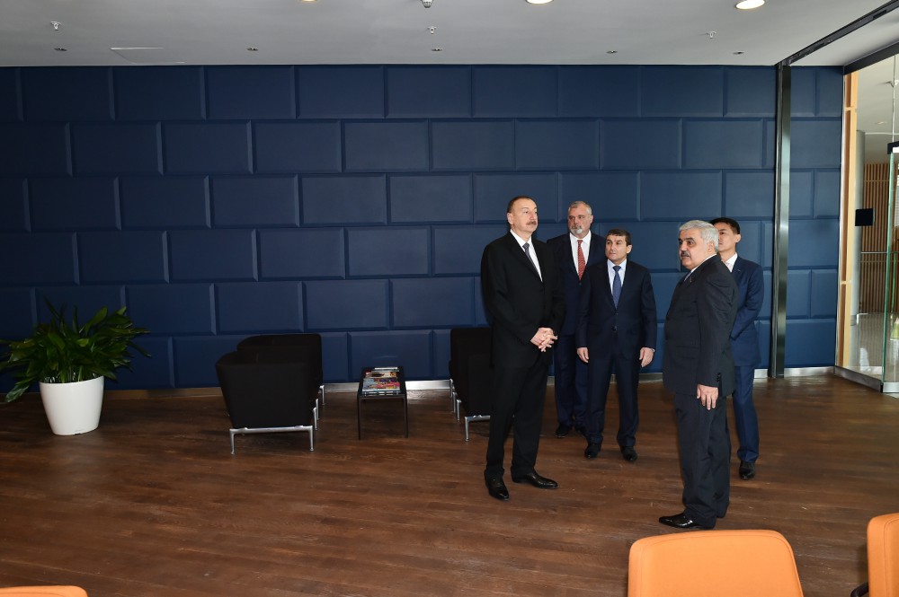 Президент Азербайджана принял участие в открытии нового административного здания SOCAR (ФОТО) (версия 2)