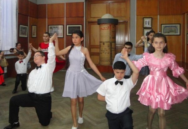 Дети – наше будущее: выставка и концерт в Баку (ФОТО)