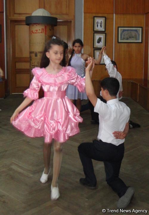 Дети – наше будущее: выставка и концерт в Баку (ФОТО)