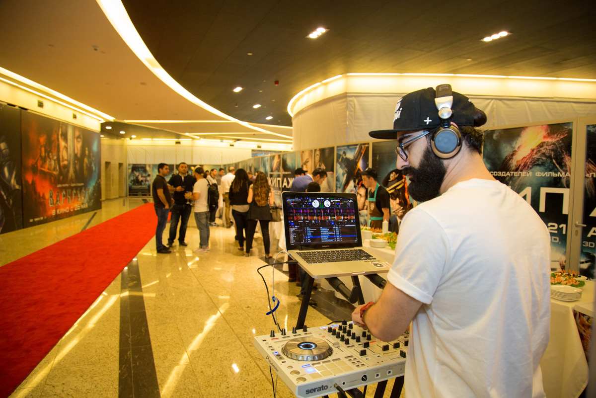 В Баку прошла премьера блокбастера Warcraft (ФОТО)