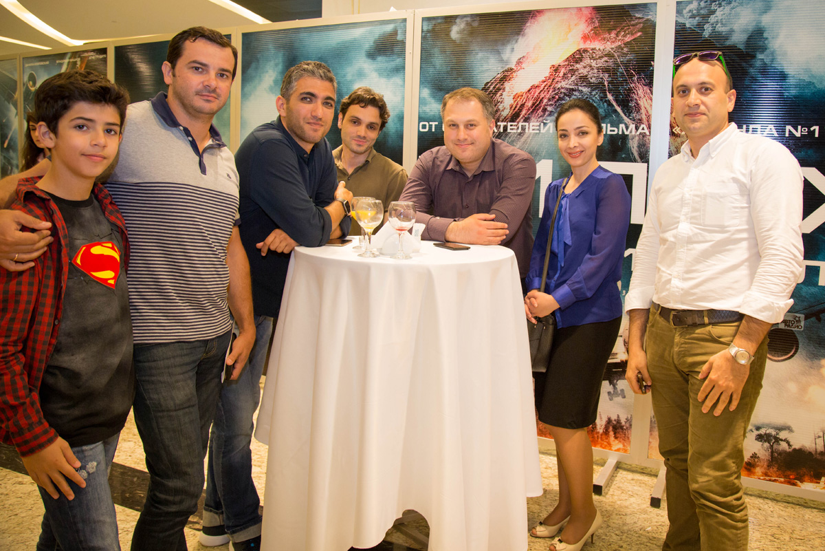 В Баку прошла премьера блокбастера Warcraft (ФОТО)