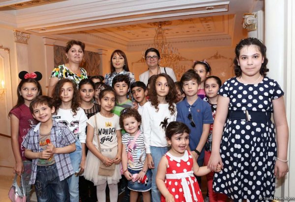 Необычная постановка Театра Романа Виктюка в Баку в День защиты детей (ФОТО)