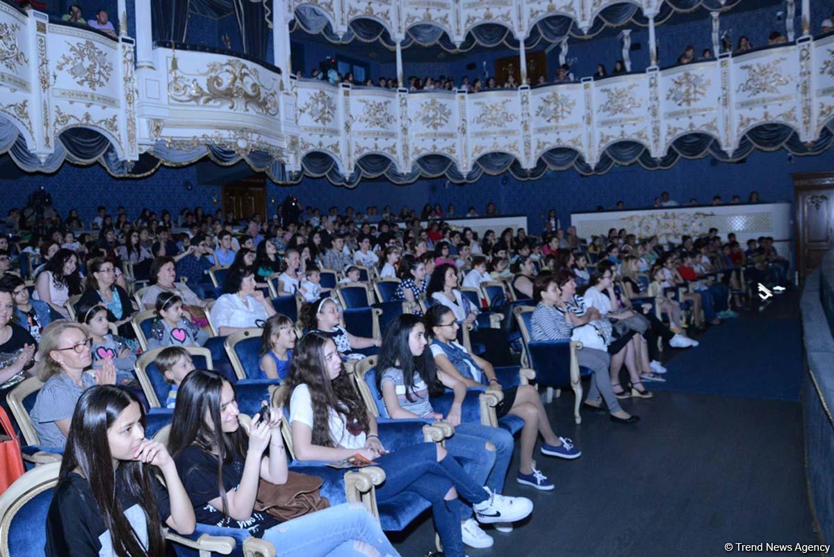 Необычная постановка Театра Романа Виктюка в Баку в День защиты детей (ФОТО)