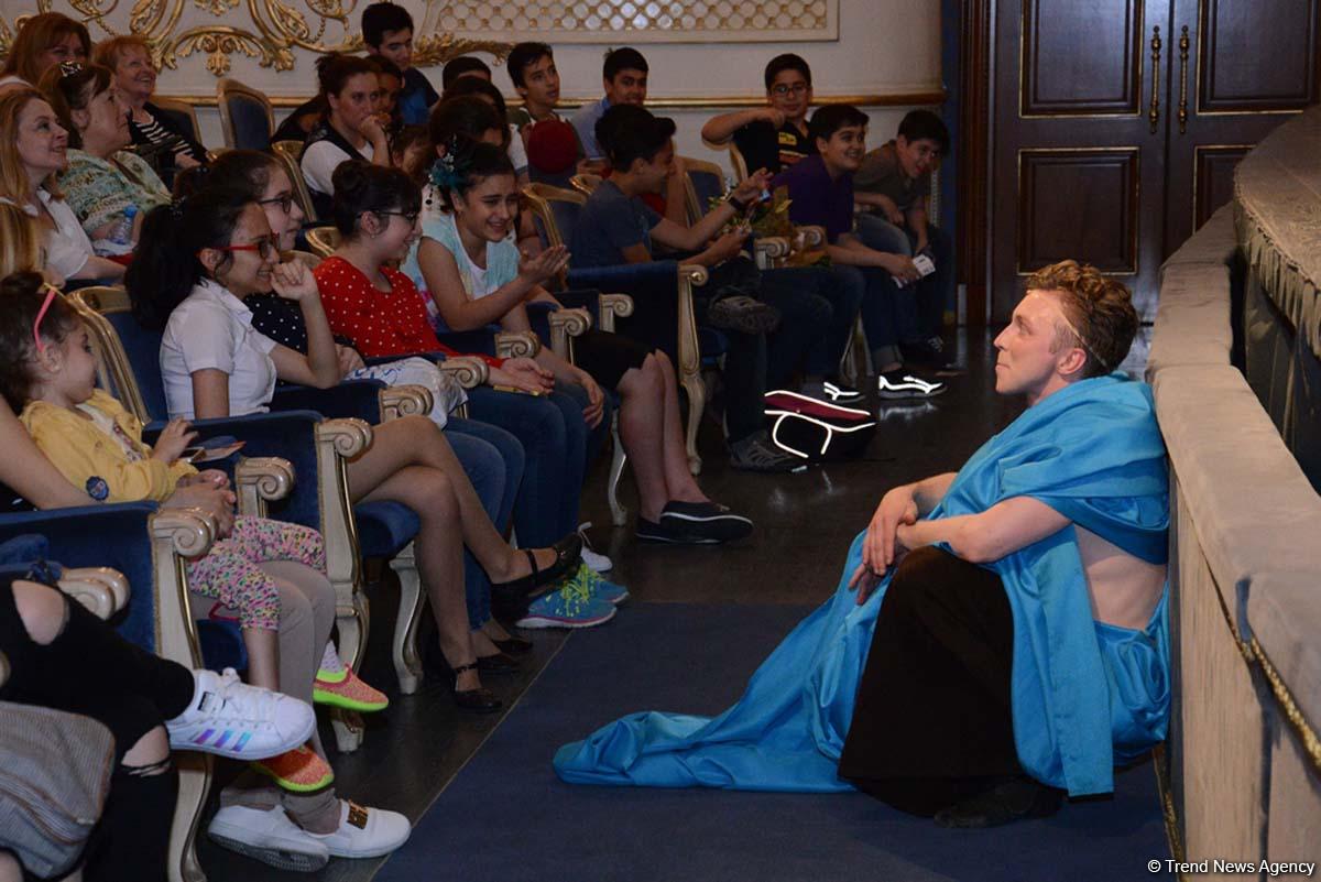 Необычная постановка Театра Романа Виктюка в Баку в День защиты детей (ФОТО)