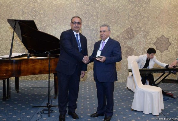 За заслуги в развитии азербайджанской диаспоры группе лиц вручены награды (ФОТО)