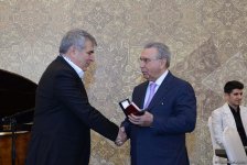 За заслуги в развитии азербайджанской диаспоры группе лиц вручены награды (ФОТО)