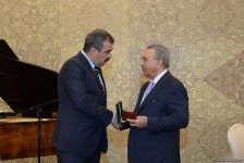 За заслуги в развитии азербайджанской диаспоры группе лиц вручены награды (ФОТО)