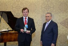 За заслуги в развитии азербайджанской диаспоры группе лиц вручены награды (ФОТО)