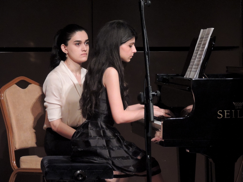 В Баку состоялся концерт одаренных молодых музыкантов (ФОТО)