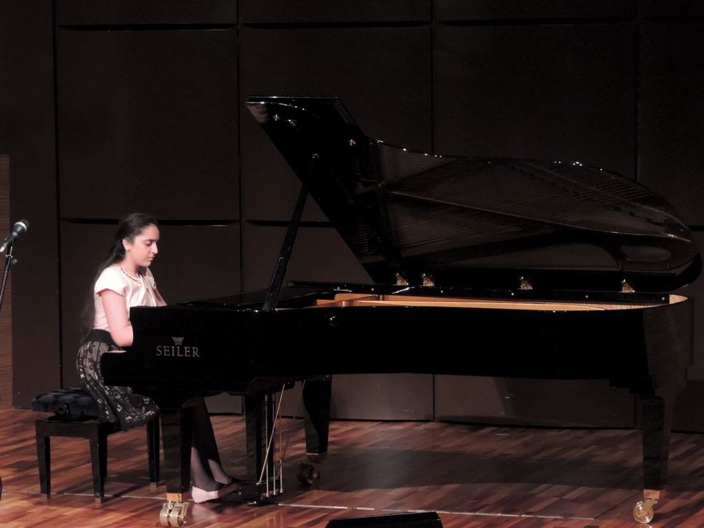 В Баку состоялся концерт одаренных молодых музыкантов (ФОТО)