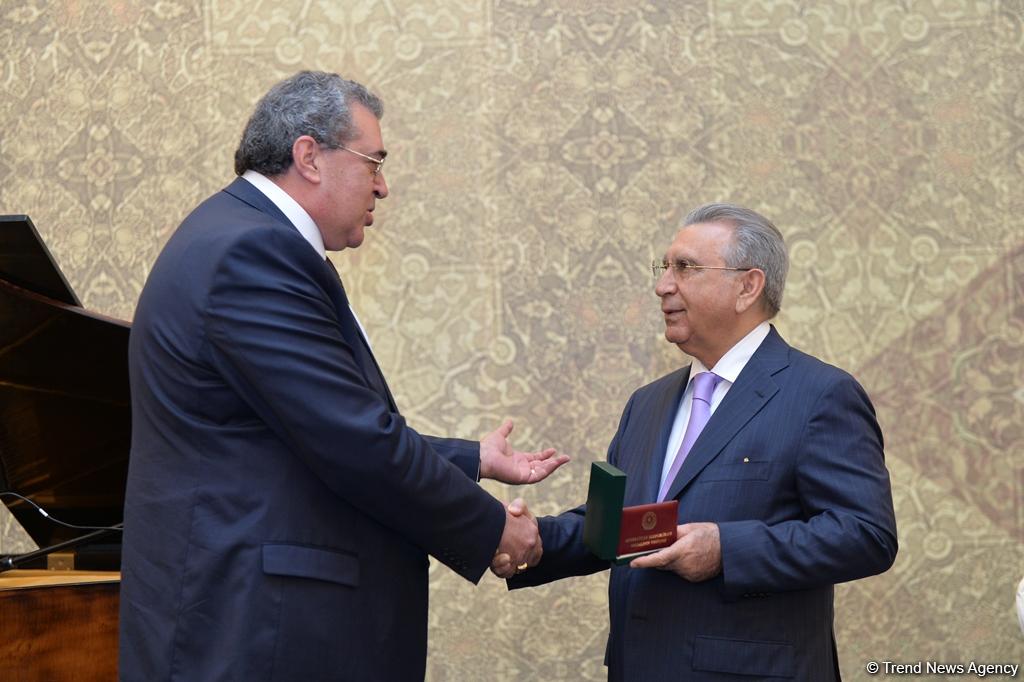 За заслуги в развитии азербайджанской диаспоры группе лиц вручены награды (ФОТО)