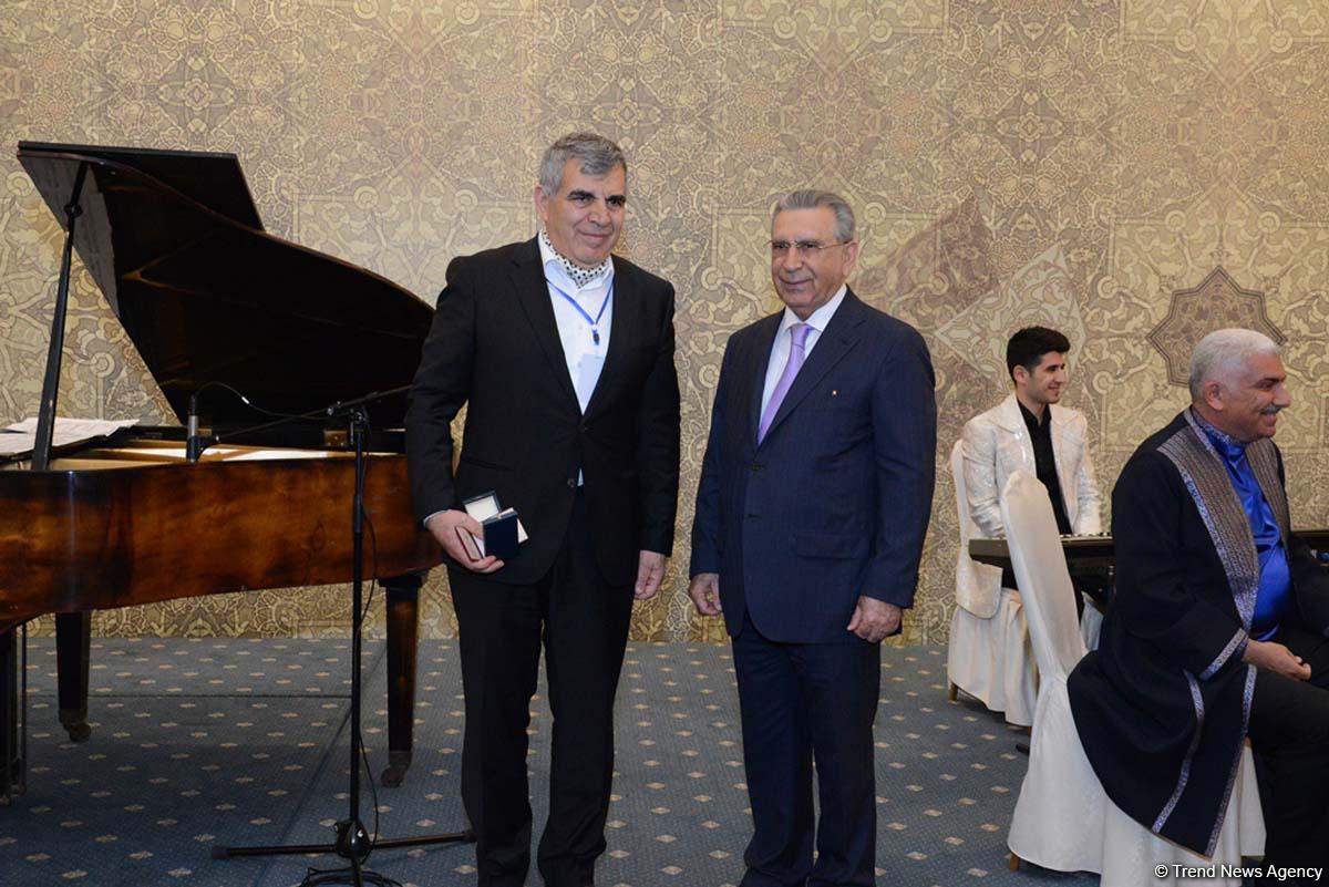 За заслуги в развитии азербайджанской диаспоры группе лиц вручены награды (ФОТО)