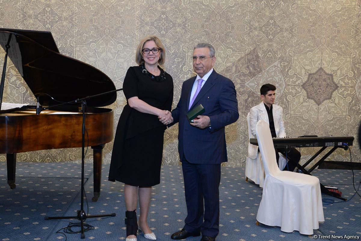 За заслуги в развитии азербайджанской диаспоры группе лиц вручены награды (ФОТО)