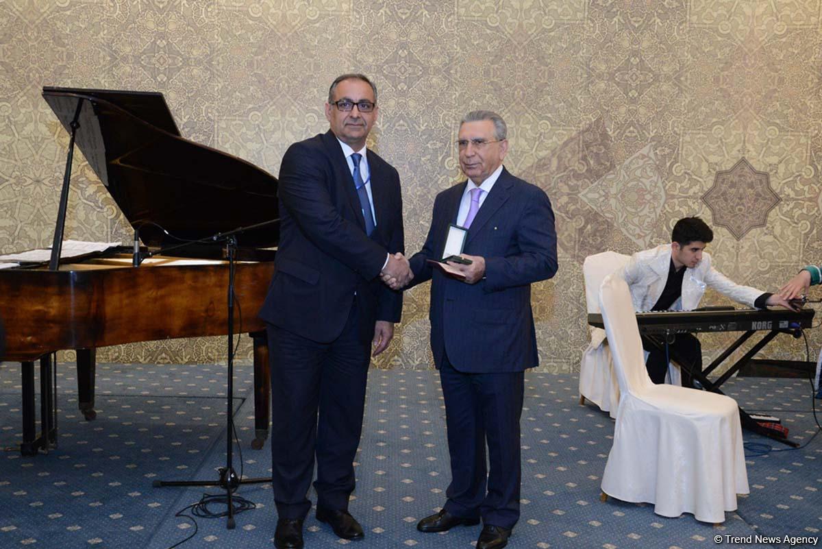 За заслуги в развитии азербайджанской диаспоры группе лиц вручены награды (ФОТО)