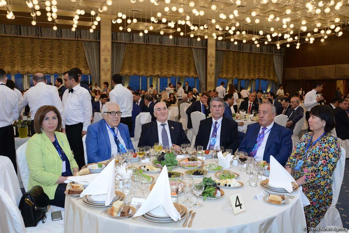 За заслуги в развитии азербайджанской диаспоры группе лиц вручены награды (ФОТО)