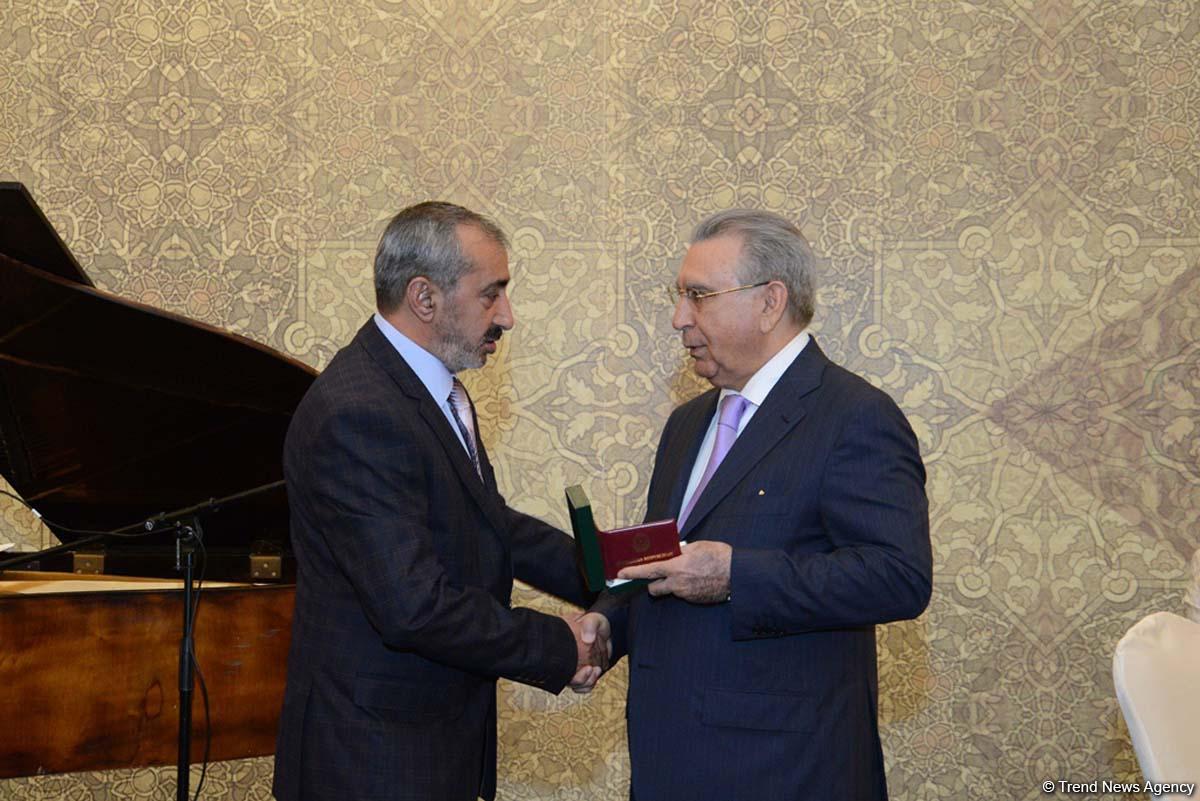 За заслуги в развитии азербайджанской диаспоры группе лиц вручены награды (ФОТО)