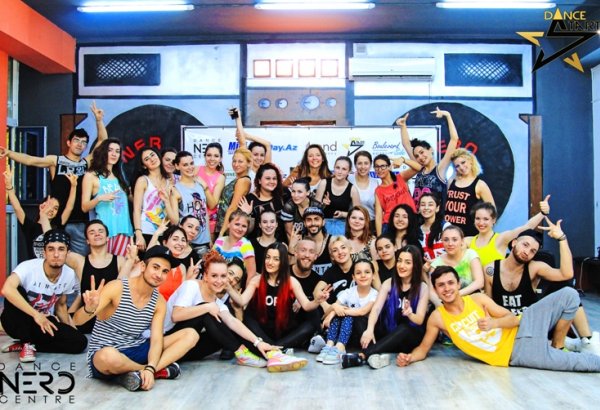 В Баку состоялся Dance Start с участием звезд телепроекта "Танцы" Адама и Алёны Гуменной (ФОТО)