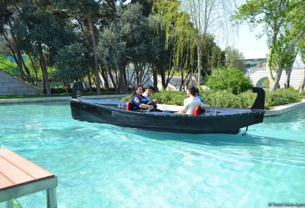 Уникальное путешествие по Бакинскому бульвару для гостей "Формулы-1" (ФОТОРЕПОРТАЖ)